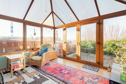 Spacious 3 Bedroom Retreat for up to 6