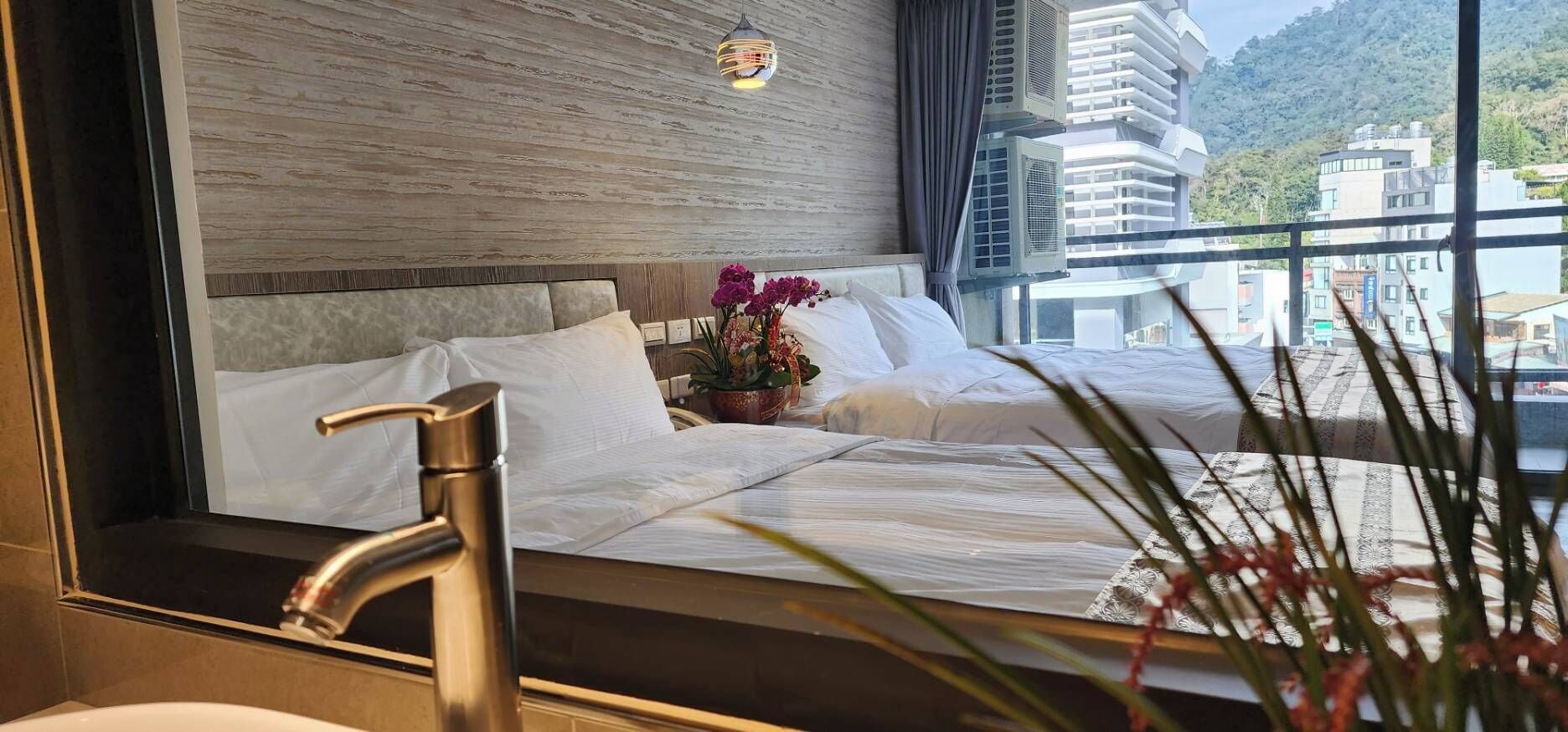 Elegant Quad Room - bathtub / balcony | Desk, laptop workspace, free WiFi