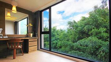 Classic Quadruple Room, City View | Bahagian dalam