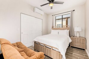 Fer et planche à repasser, accès Internet, draps fournis