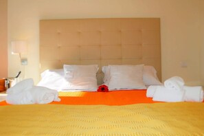 3 bedrooms, desk - SELENE Mare  Resort 3 Separate Flats Available 10 guests)(CIN IT065025I3CNOE3LCN) (Laura)