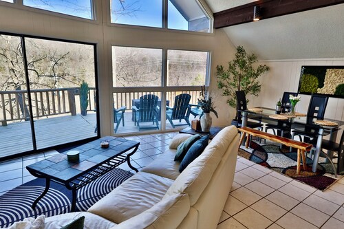 Modern Chalet for 8 - Near Hiking & Buffalo River
