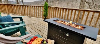 Mountain Chalet for 8 - Near Hiking & Buffalo River + Full Coffee Bar & Kitchen