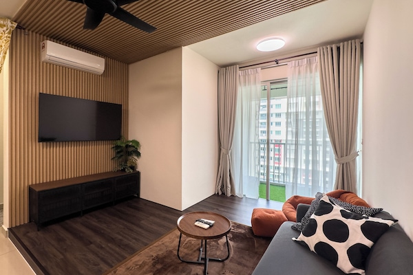 Apartment, 3 Bedrooms, Balcony, City View | Living room | Flat-screen TV