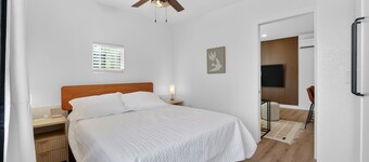 Modern 1BR Private ADU with Dedicated Parking & Washer Dryer