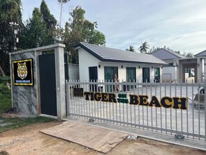 Exterior - Tiger on the Beach (Mueang Krabi)