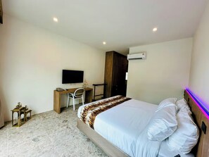 Deluxe Double Room | Free WiFi, bed sheets - Tiger on the Beach (Mueang Krabi)