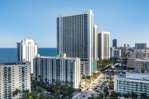 Exterior - Oceanfront Penthouse with Pool and Beach Access (Hollywood)