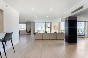 Immagine non classificata, 5 di 75, pulsante