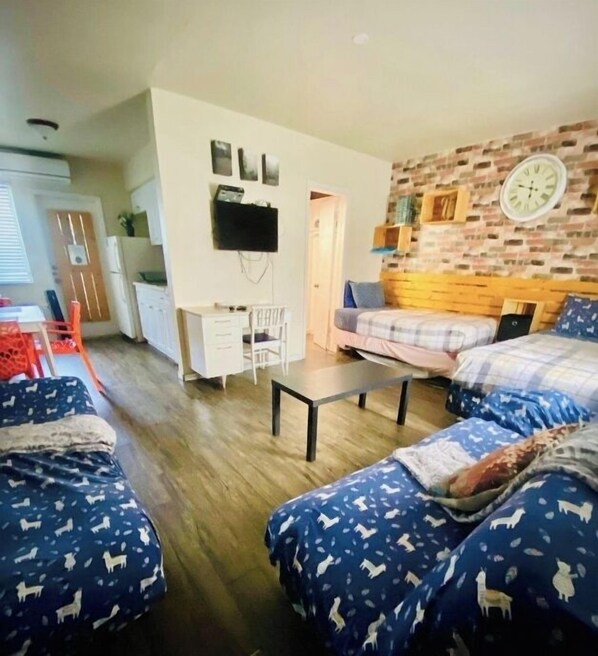 Immagine non classificata, 1 di 8, pulsante