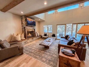 Smart TV, fireplace, offices
