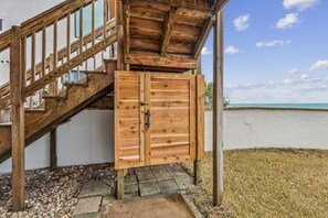 Property grounds - Coastal Kyma, a completely reimagined oceanfront retreat- the beach is just beyond your back deck (Fernandina Beach)