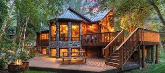 SUNNYSIDE, FLAT YARD, HOT TUB, MOUNTAIN VIEWS, WOOD BURNING FIREPLACE