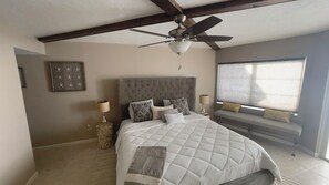 1 bedroom, iron/ironing board, WiFi, bed sheets - Cozy 1-bedroom 2 Full bath condo in peaceful Siesta Key .55 & over,1 month stay. (Siesta Key)
