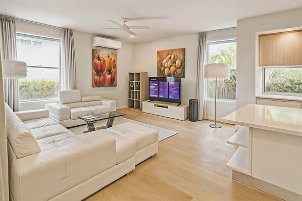 Unclassified image, 1 of 14, button