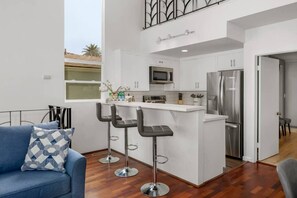 Interior - Sunny Beach Escape – Steps to Ocean & Bay (San Diego)