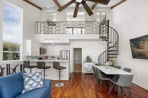 Interior - Sunny Beach Escape – Steps to Ocean & Bay (San Diego)