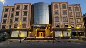 Nicht klassifiziertes Bild, 2 von 28, Schaltfläche