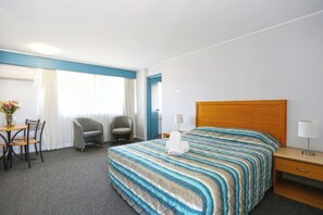 مكواة/لوح كي وأسرّة أطفال/رضّع وأسرّة قابلة للطي وواي فاي مجانًا