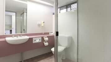 Double or Twin Room | Bathroom