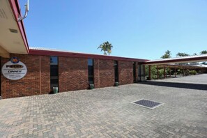 Double or Twin Room | Exterior - Reef Resort By Coastal Letting (West Mackay)