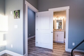 Interior - Game Day Getaway • Near Rocky Top Sports World • Sleeps 6 • Quiet Neighborhood (Gatlinburg)