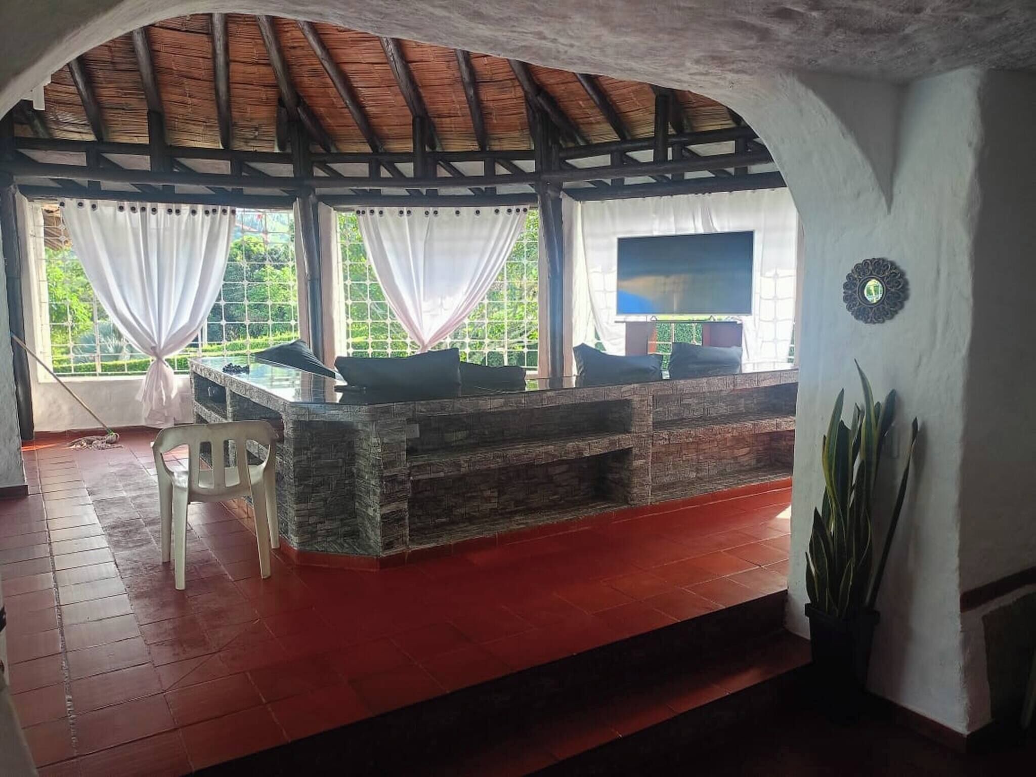 House, 4 Bedrooms, Balcony | Lobby