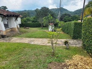 Nhà, 4 phòng ngủ, ban công | Khuôn viên nơi lưu trú