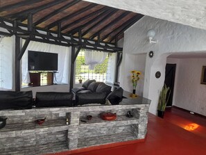 Hus, 4 soverom, privat basseng, hageutsikt | Oppholdsrom