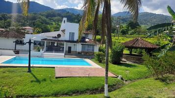 House, 4 Bedrooms, Balcony | Pool