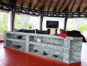 บ้านพัก, 4 ห้องนอน, สระว่ายน้ำส่วนตัว, วิวสวน | ล็อบบี้