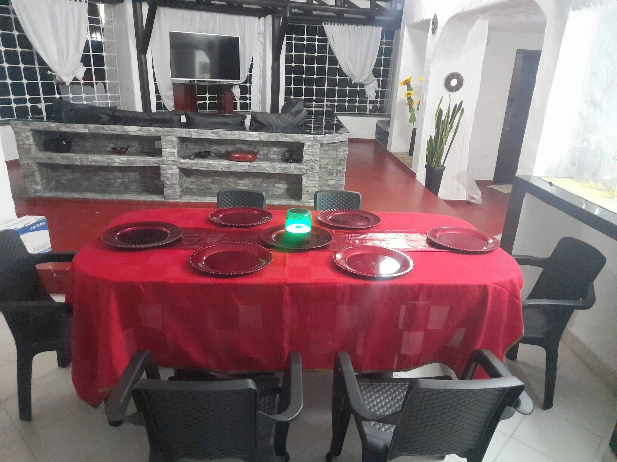 House, 4 Bedrooms, Balcony | Dining