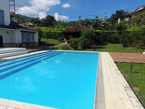 Maison, 4 chambres, balcon | Piscine