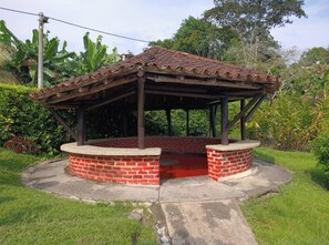 House, 4 Bedrooms, Balcony | Property grounds - Discover the Colonial Jewel in Villeta-cundinamarc (Villeta)
