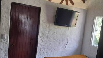 House, 4 Bedrooms, Balcony | Room amenity