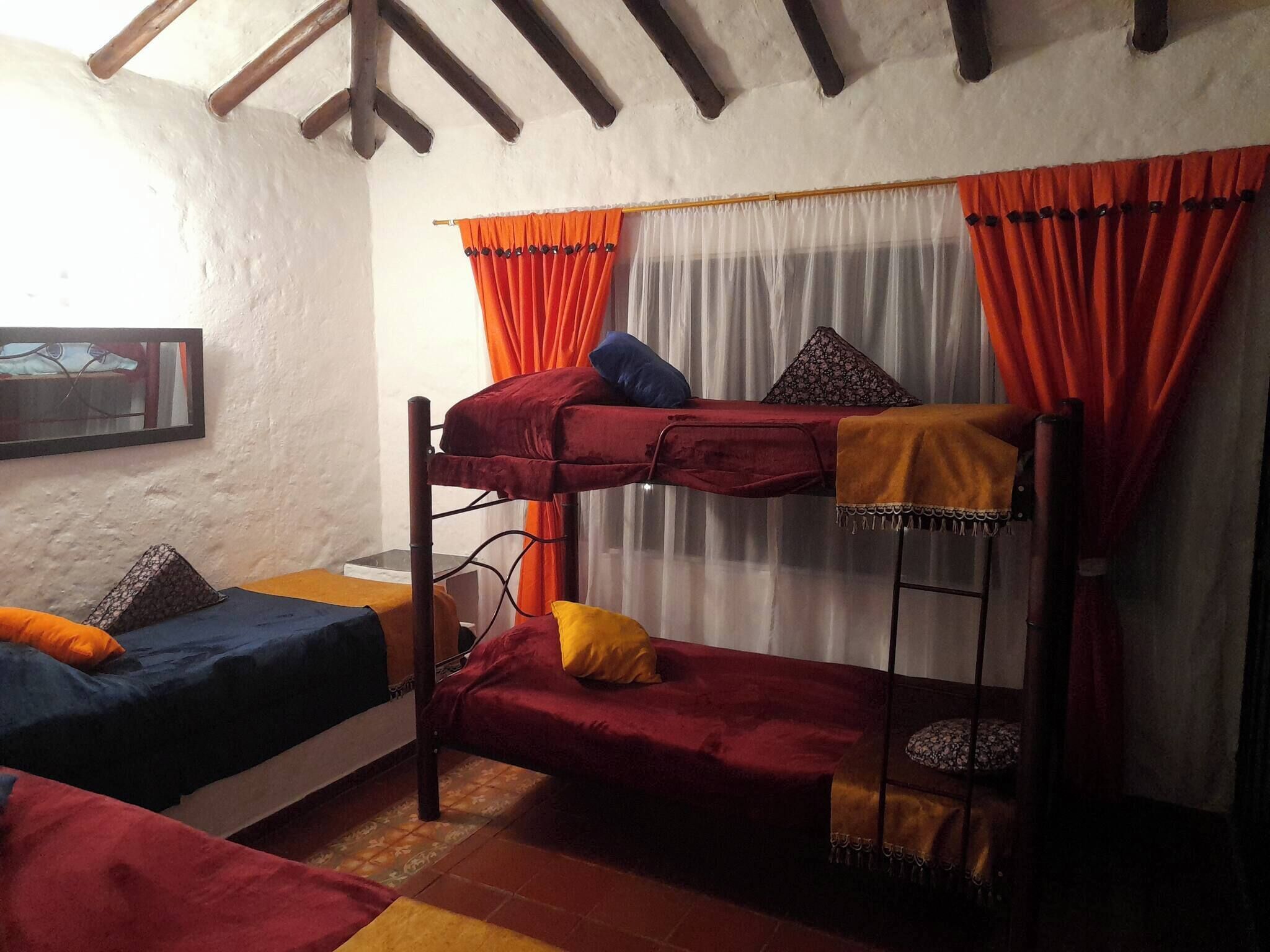 Nhà, 4 phòng ngủ, ban công