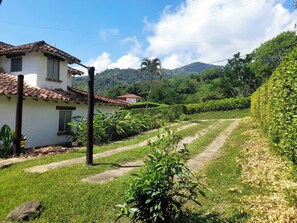 House, 4 Bedrooms, Balcony | Property grounds - Discover the Colonial Jewel in Villeta-cundinamarc (Villeta)