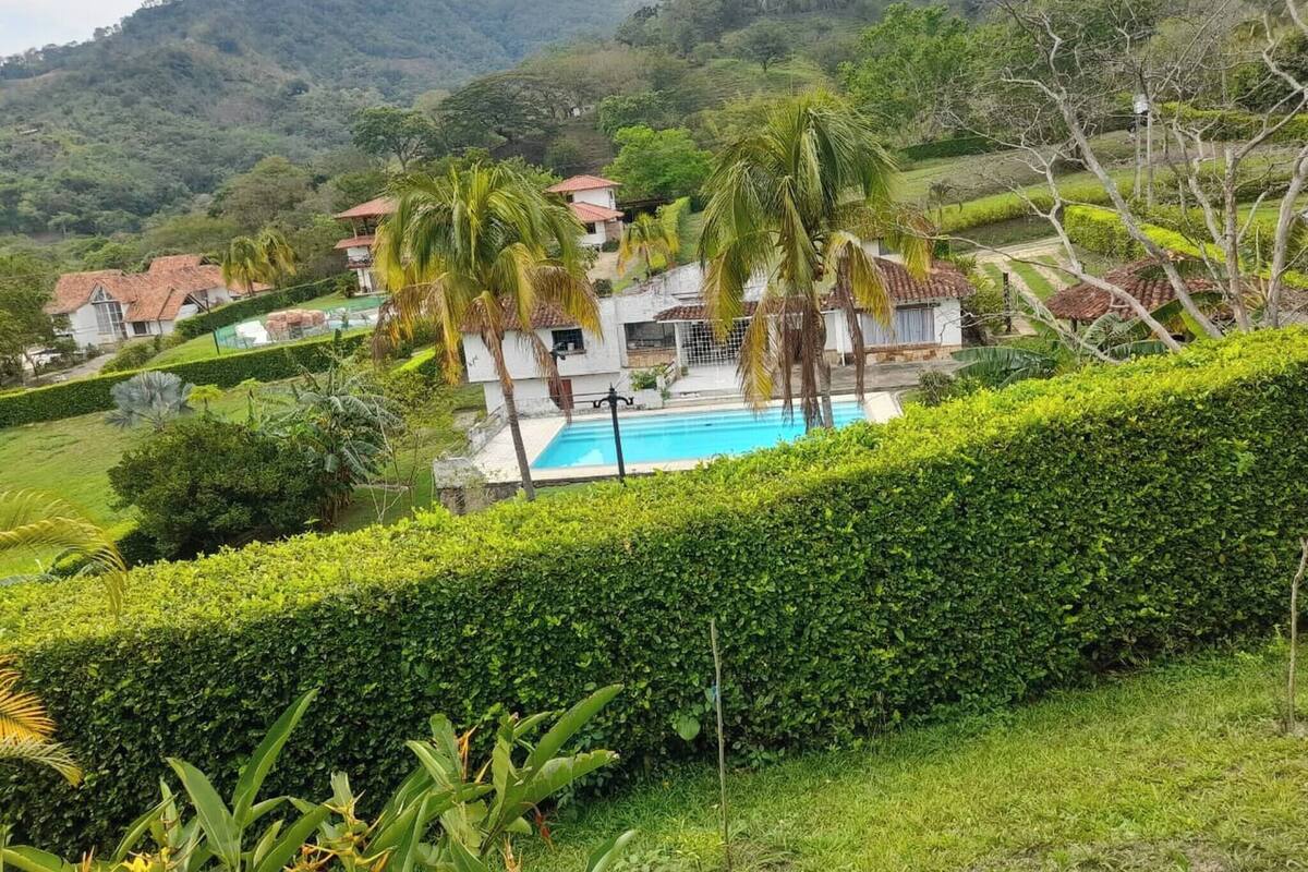 Nhà, 4 phòng ngủ, ban công | Hồ bơi