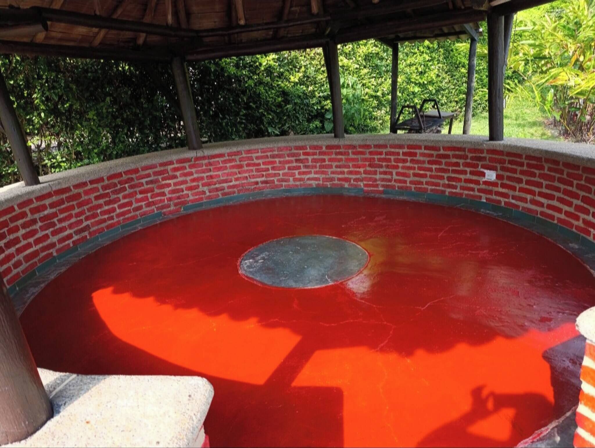 مغطس سبا خارجي