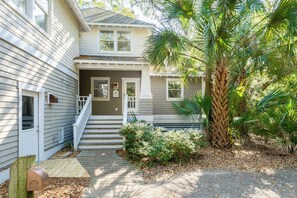 Exterior - Nestled amongst the oaks and palms of the maritime forest, this charming four-bedroom (Bald Head Island)