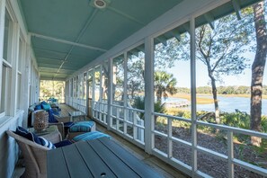 Terrace/patio - Nestled beside Bald Head (Bald Head Island)