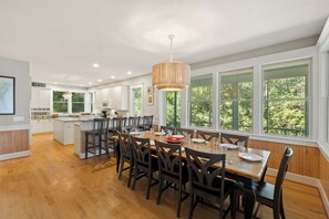 Dining - Nestled beside Bald Head (Bald Head Island)