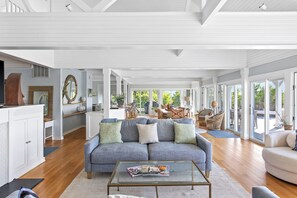 TV - Poolside Paradise is luxury vacationing! Enjoy beautiful sunsets (Bald Head Island)