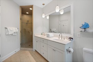Shower, jetted bath, hair dryer, towels - Grab your suit, because the Tides Inn on Bald Head is going to rock your beach vacation! (Bald Head Island)