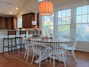 Dining - This white picket-fenced Southern Charmer-close to East Beach (Bald Head Island)