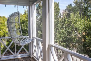 Property grounds - Moondance delights with its designer touches! (Bald Head Island)