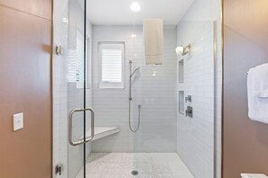 Shower, hair dryer, towels - Sandbagger is an unforgettable luxury beach retreat with hypnotic views. (Bald Head Island)