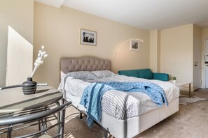 Unclassified image, 4 of 11, button - Central & cozy studio 5min walk to Rosslyn metro (Arlington)