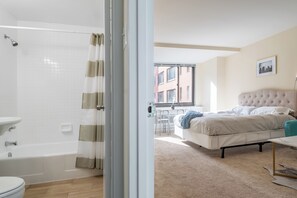 Unclassified image, 2 of 11, button - Central & cozy studio 5min walk to Rosslyn metro (Arlington)