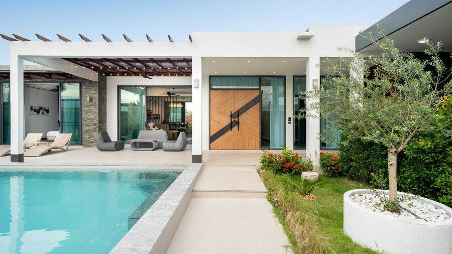 Baan Don 3 BR Pool Villa near Layan